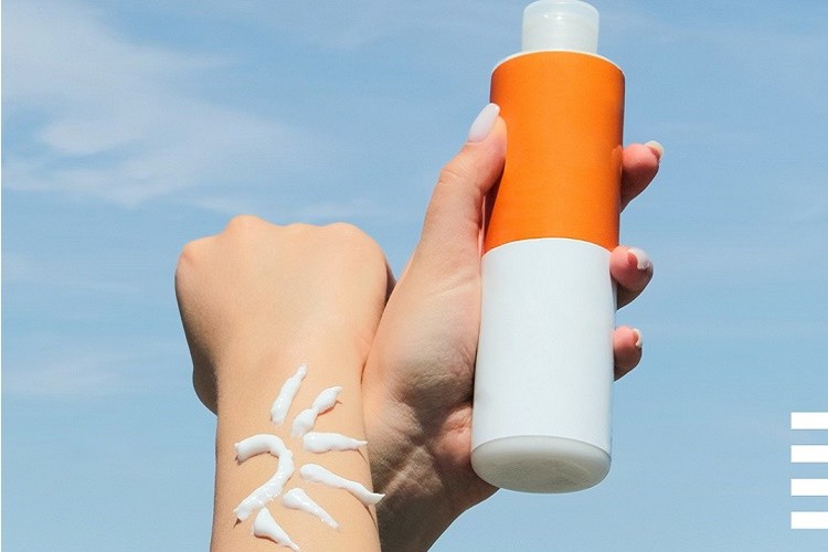 مزایا استفاده از ضد آفتاب برای پوست های چرب